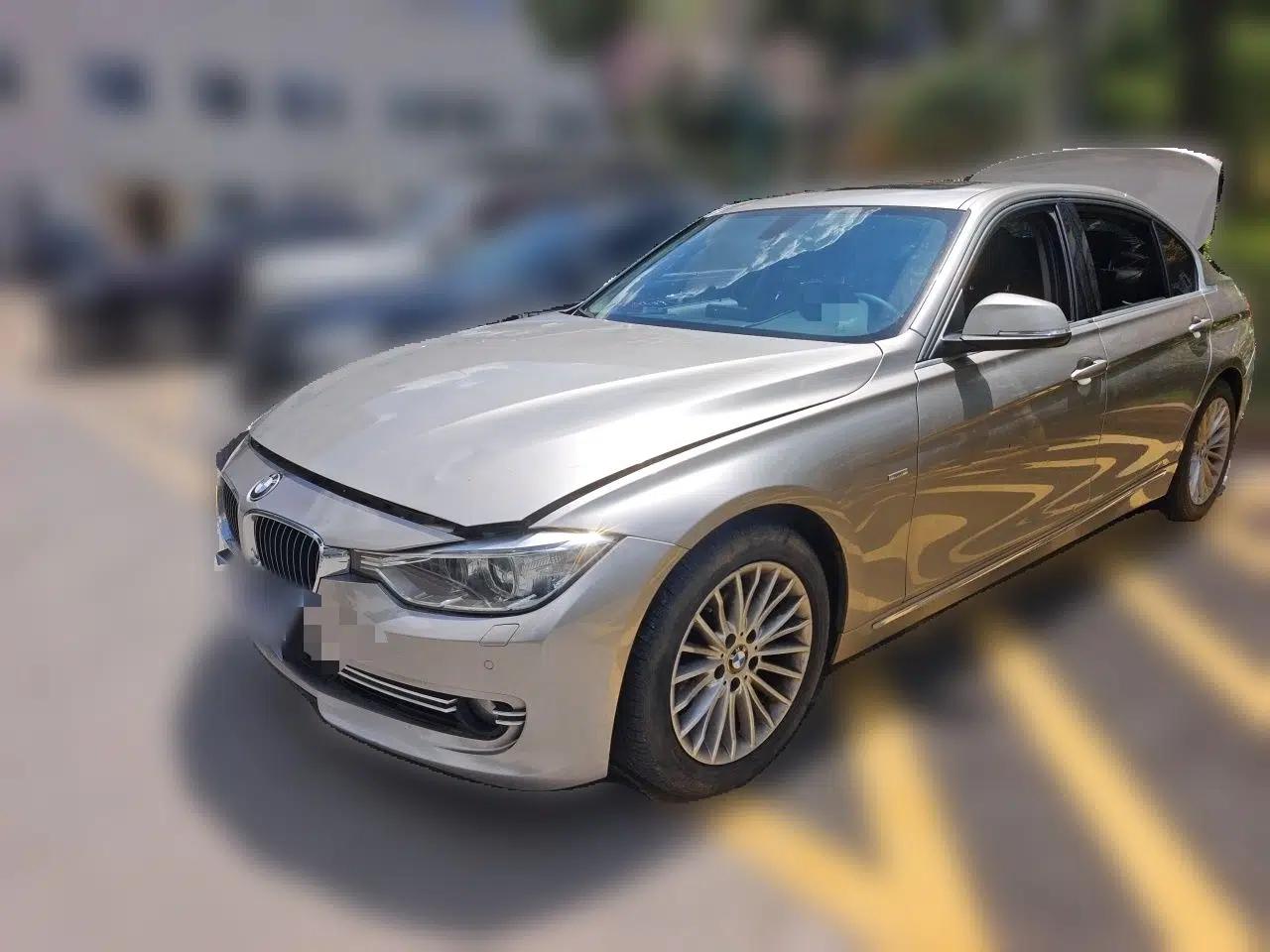 BMW 3 Series 2014 320i Sport Edition — миниатюра 1