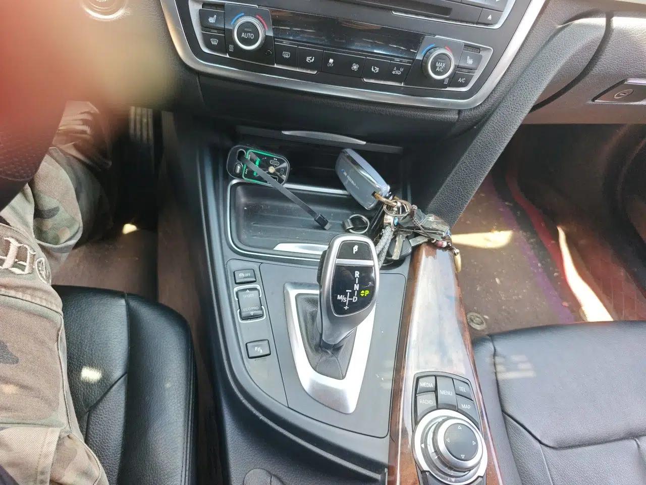 BMW 3 Series 2014 320i Sport Edition — миниатюра 14