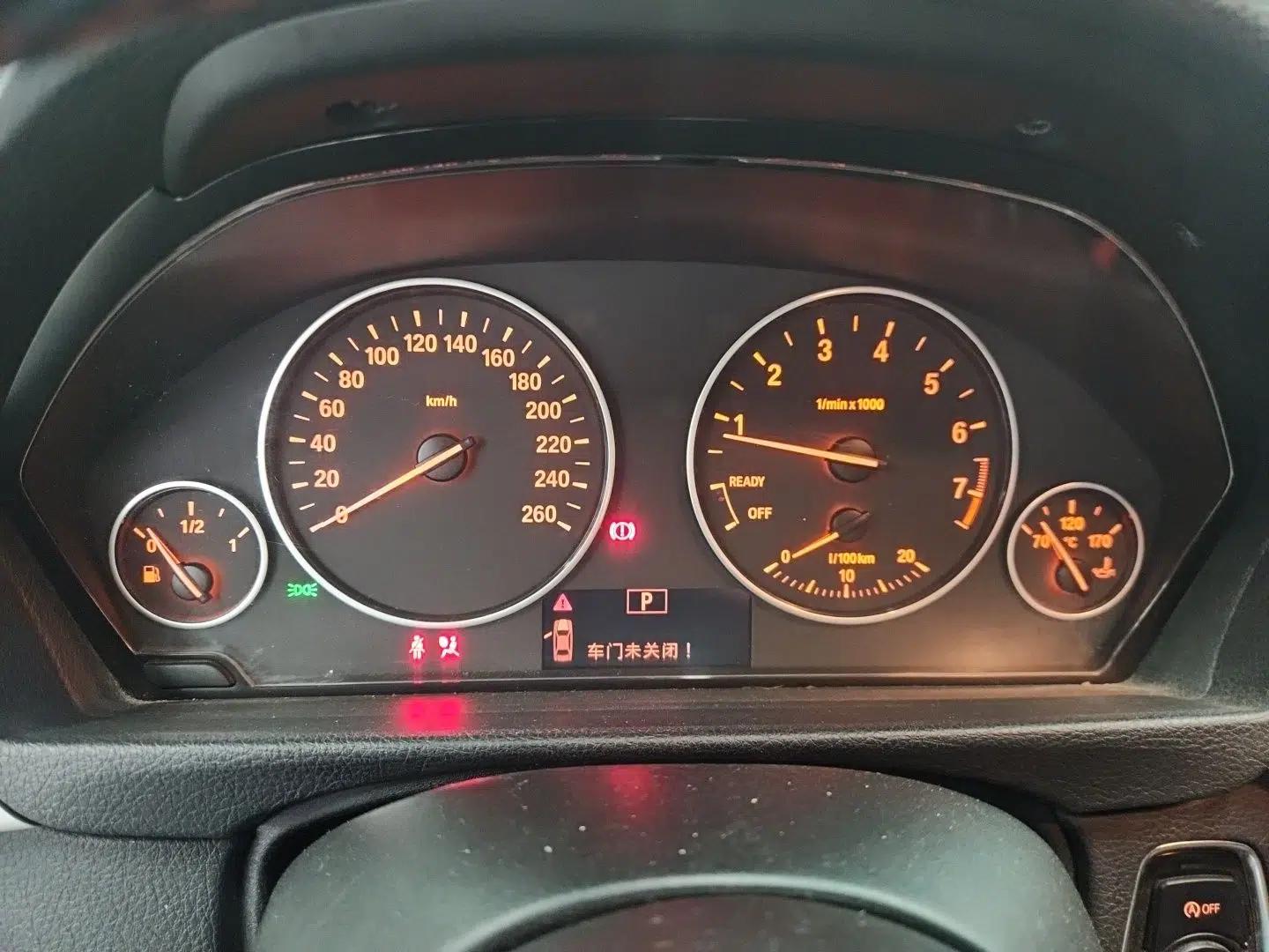 BMW 3 Series 2013 320i Sport Edition — миниатюра 11