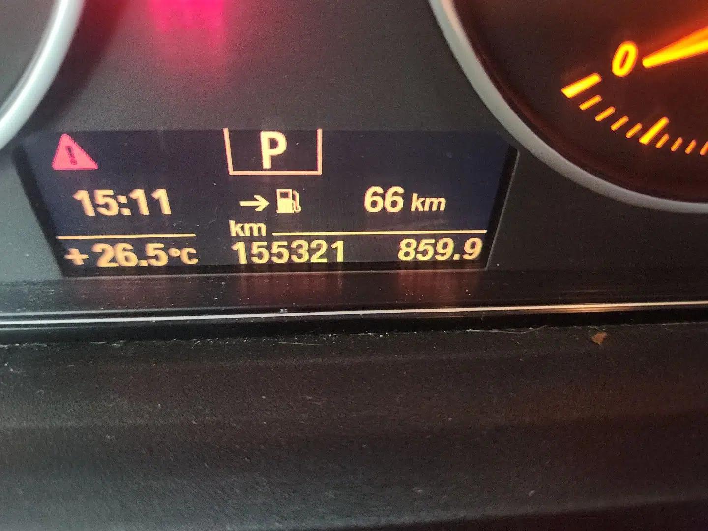 BMW 3 Series 2013 320i Sport Edition — миниатюра 12