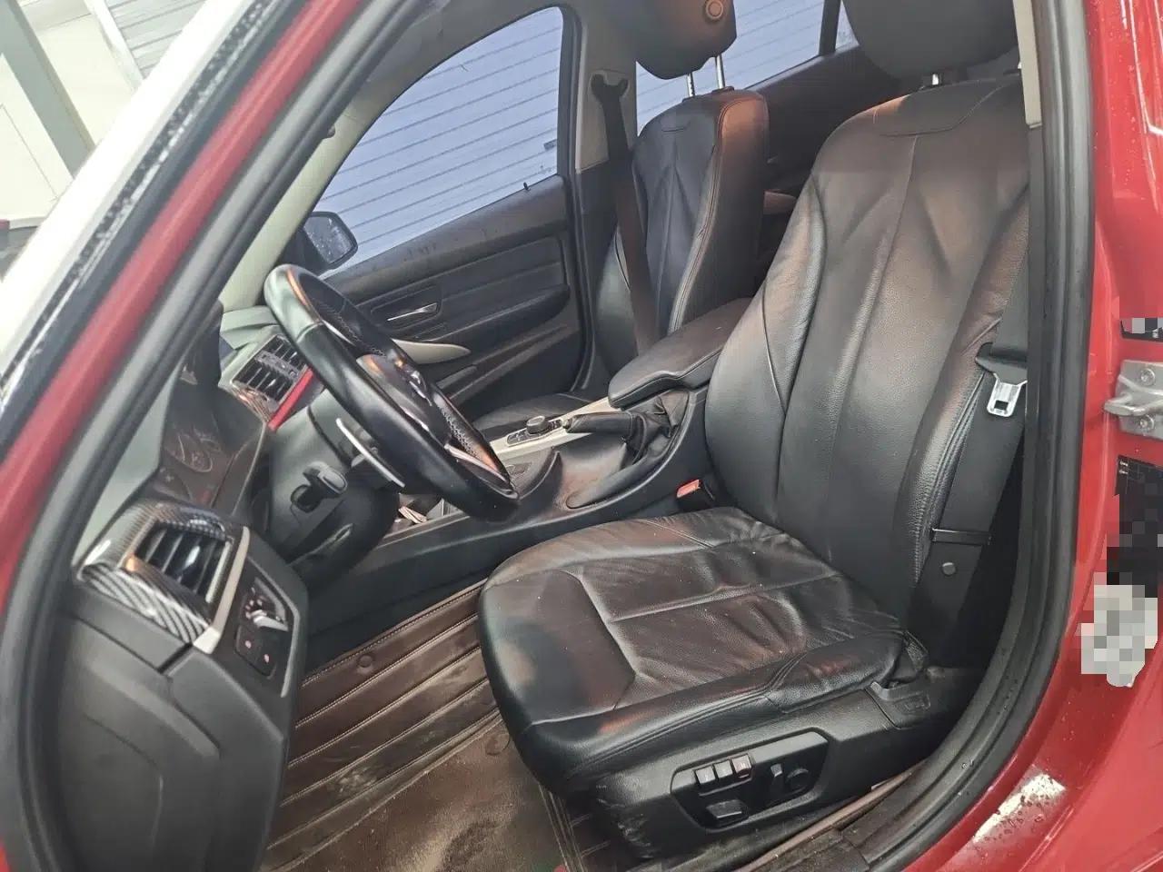 BMW 3 Series 2013 320i Sport Edition — миниатюра 15