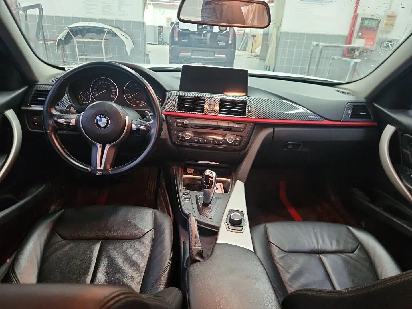BMW 3 Series 2013 320i Sport Edition — миниатюра 9