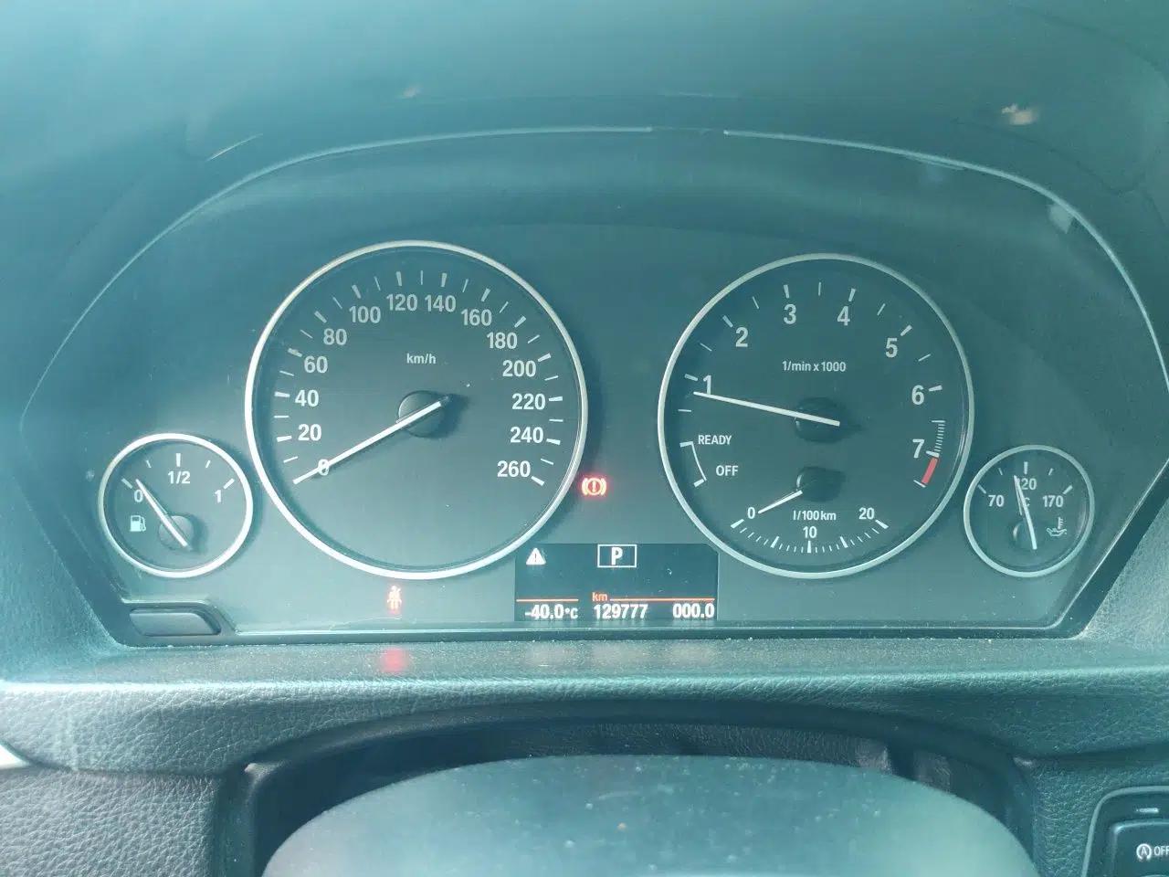 BMW 3 Series 2015 316i Active Edition — миниатюра 11