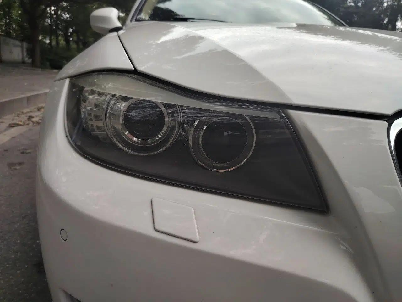 BMW 3 Series 2010 320i Luxury Model — миниатюра 7
