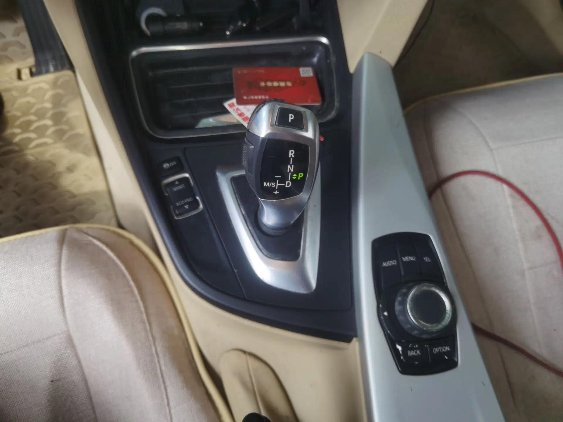 BMW 3 Series 2013 320i Sport Edition — миниатюра 14