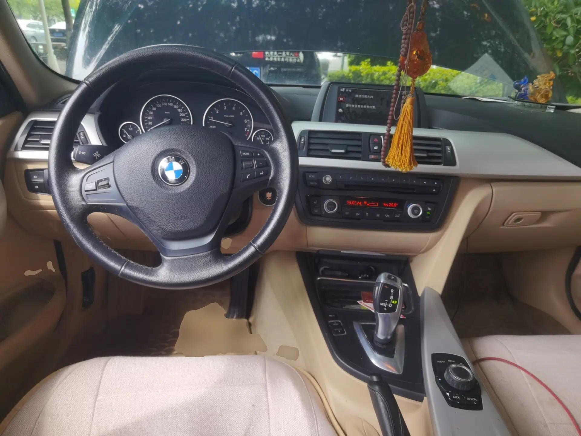 BMW 3 Series 2013 320i Sport Edition — миниатюра 9