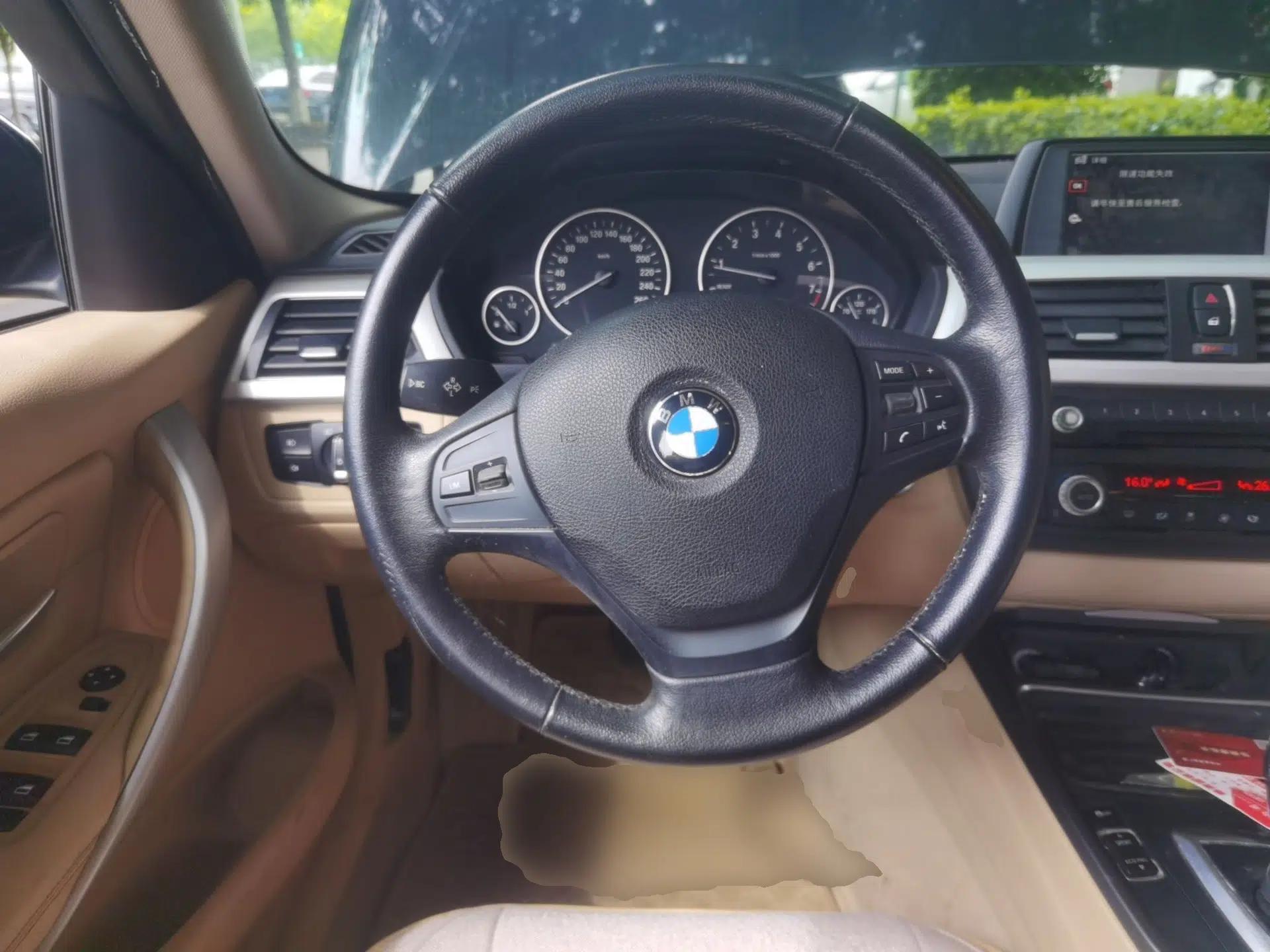 BMW 3 Series 2013 320i Sport Edition — миниатюра 10