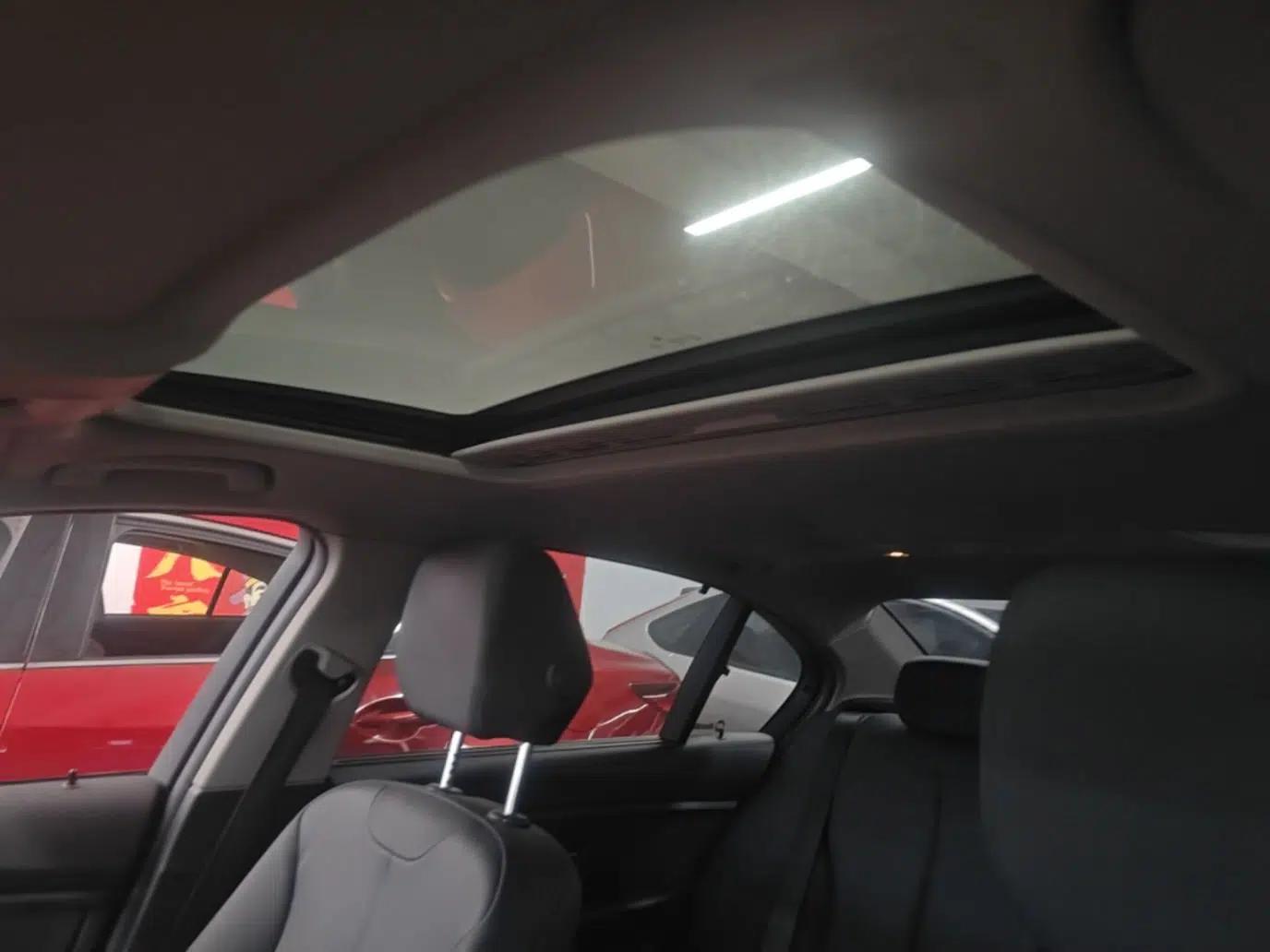 BMW 3 Series 2018 320Li Leading Model M Sport Package — миниатюра 21