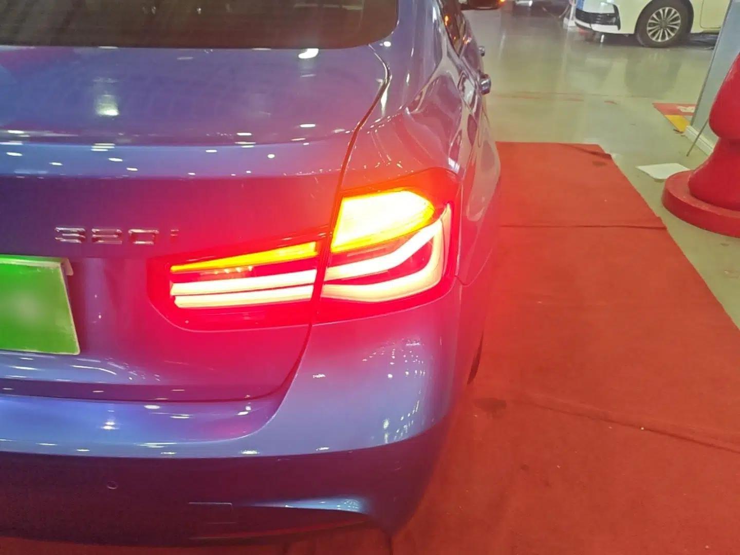 BMW 3 Series 2017 320i M Sport — миниатюра 9