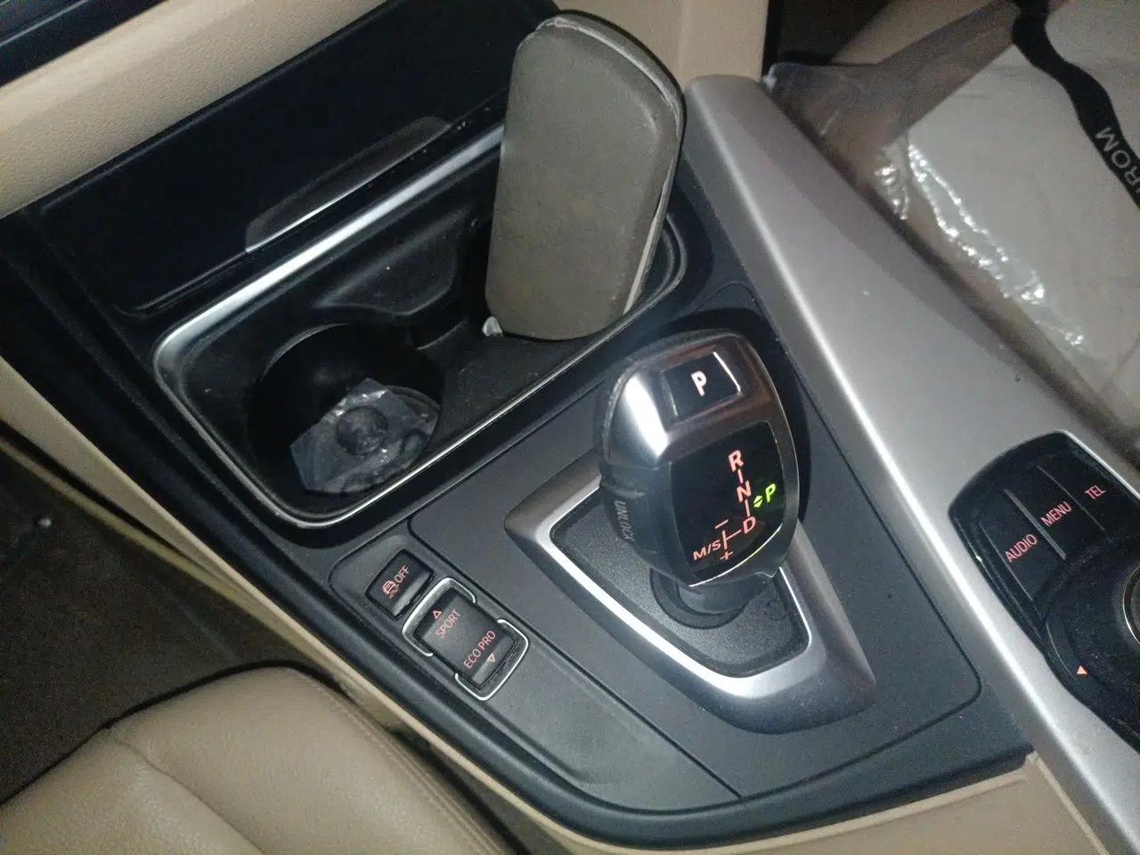 BMW 3 Series 2013 320i Sport Edition — миниатюра 14