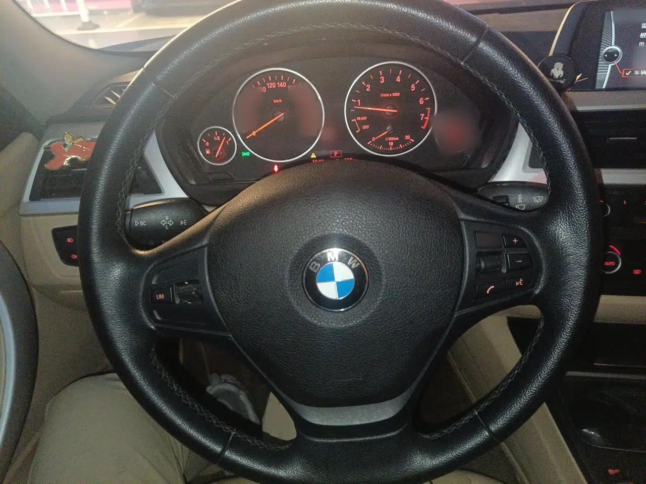 BMW 3 Series 2013 320i Sport Edition — миниатюра 10