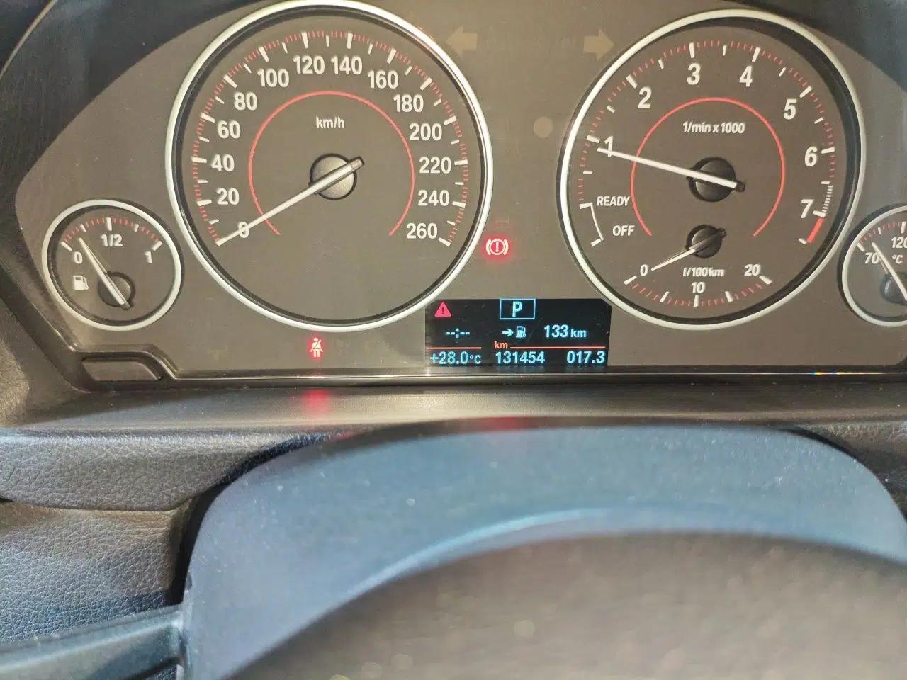 BMW 3 Series 2017 320i M Sport — миниатюра 12