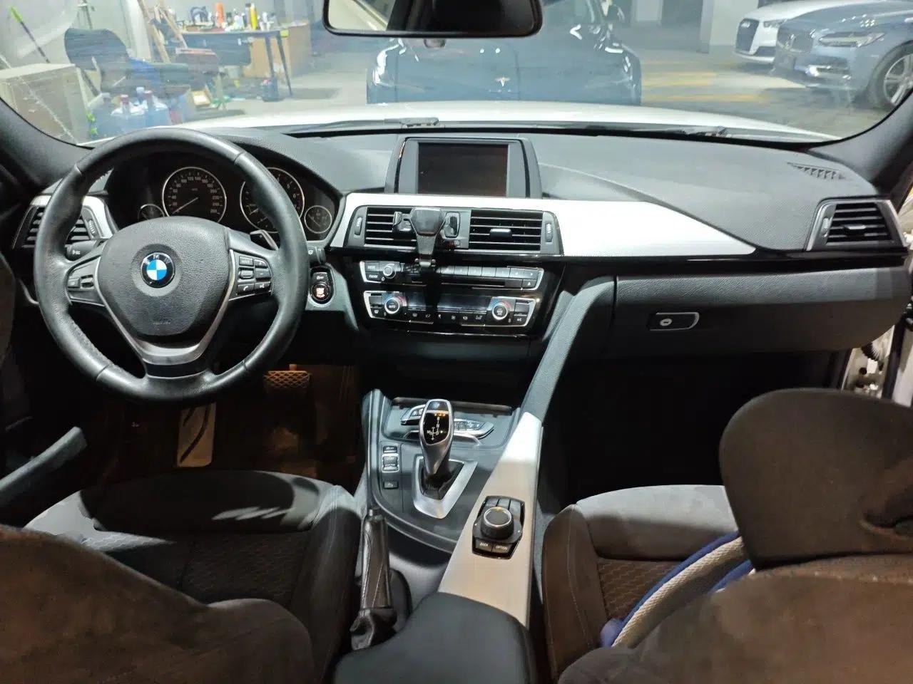 BMW 3 Series 2017 320i M Sport — миниатюра 9