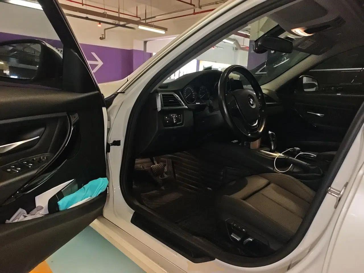 BMW 3 Series 2018 318Li — миниатюра 16