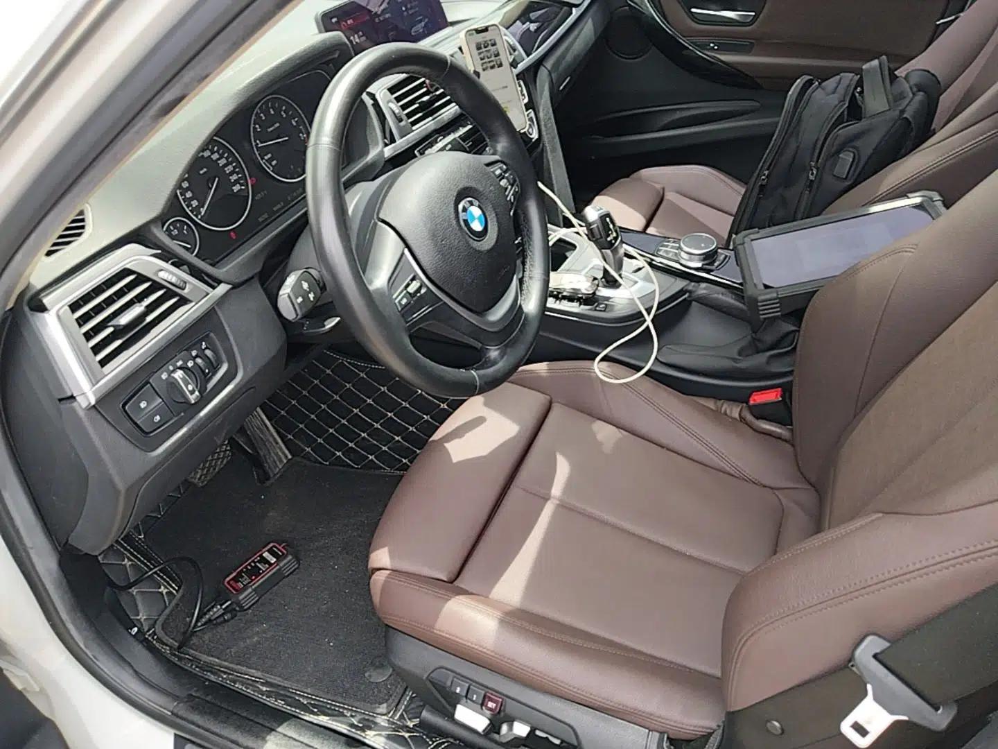 BMW 3 Series 2019 320Li Fashion Model — миниатюра 17
