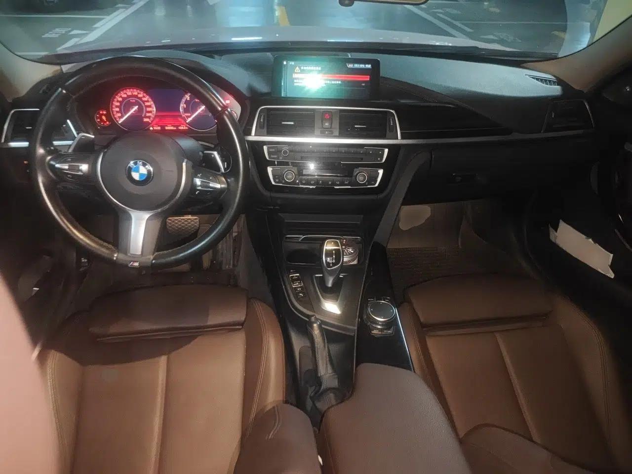 BMW 3 Series 2019 320i M Sport Night Edition — миниатюра 9