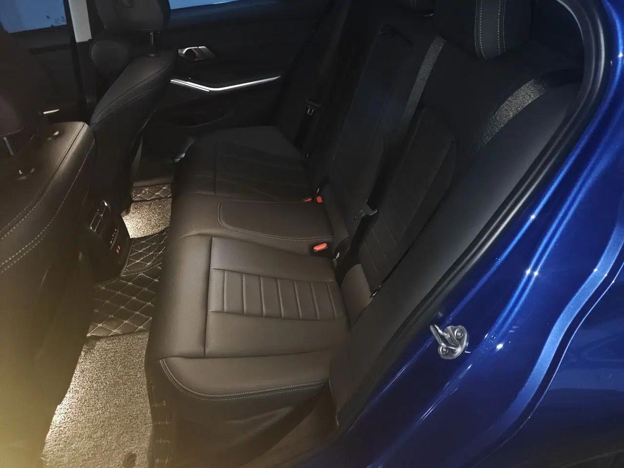 BMW 3 Series 2021 325i M Sport Night Edition package — миниатюра 17