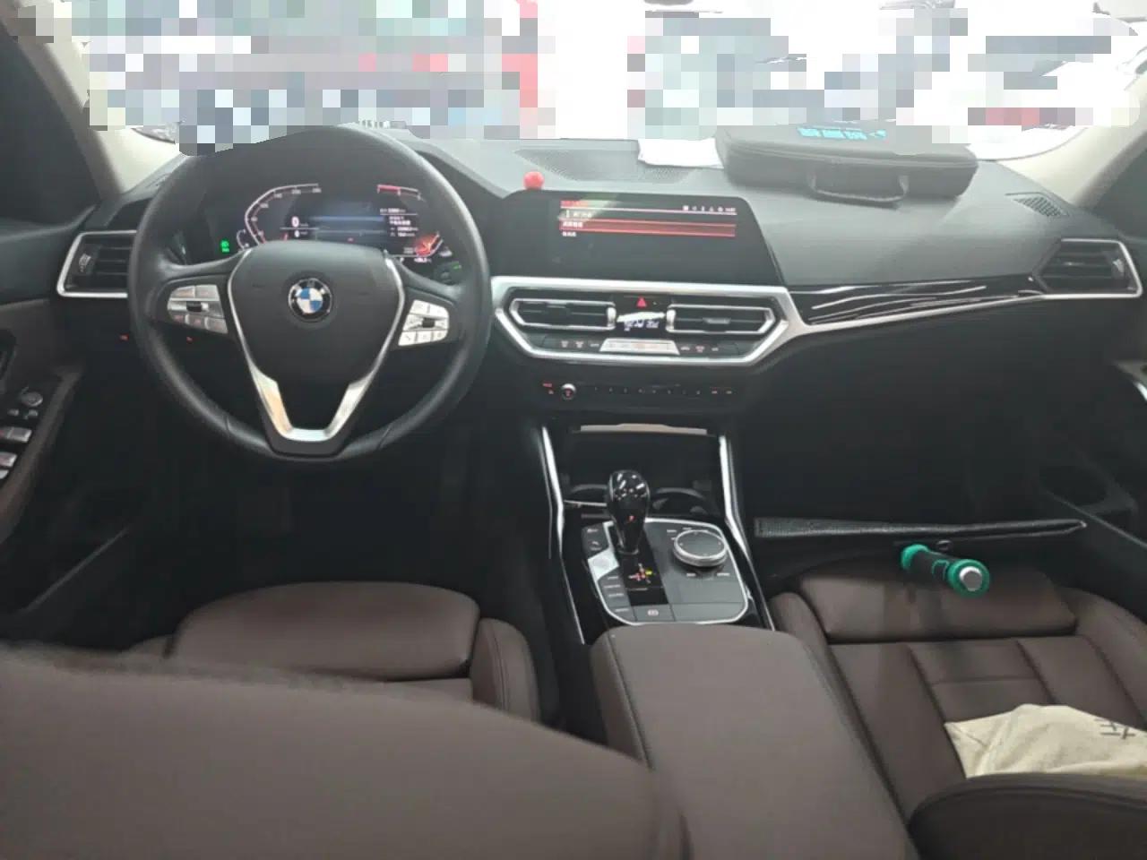 BMW 3 Series 2021 Second Facelift 320i Sport Package — миниатюра 12