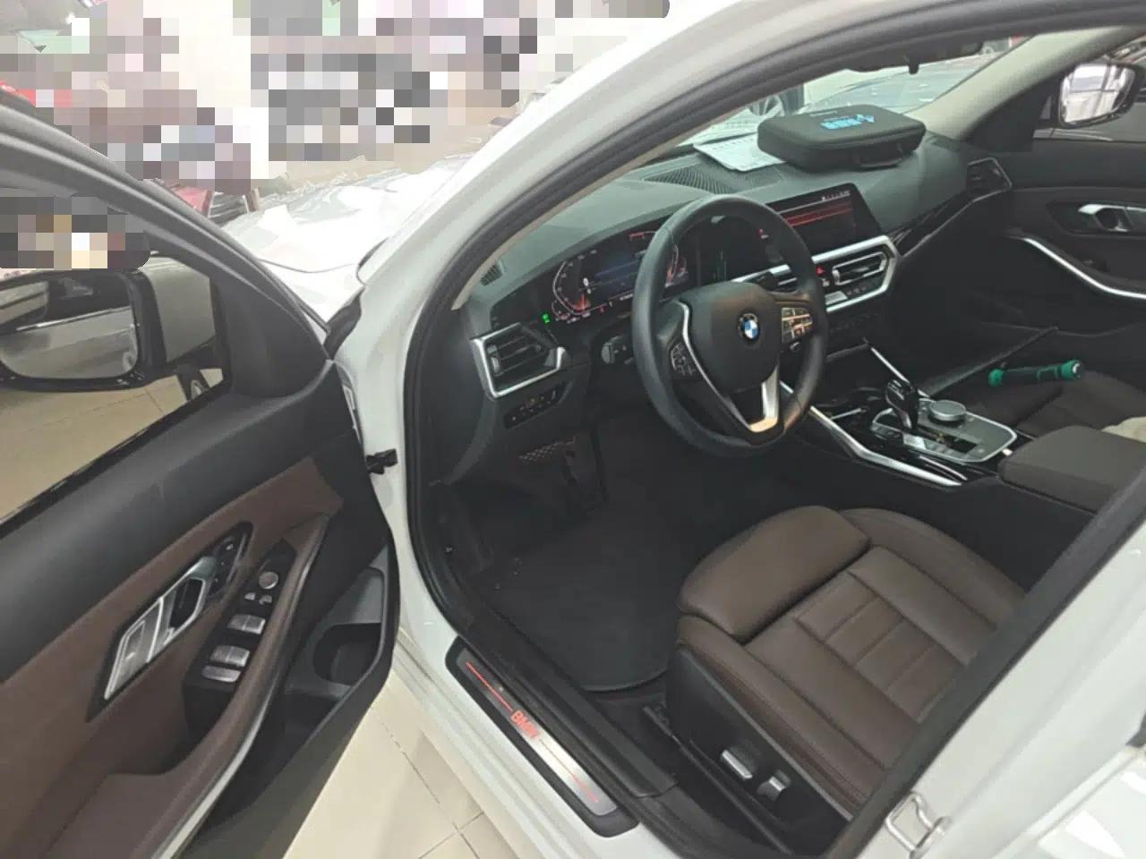 BMW 3 Series 2021 Second Facelift 320i Sport Package — миниатюра 18