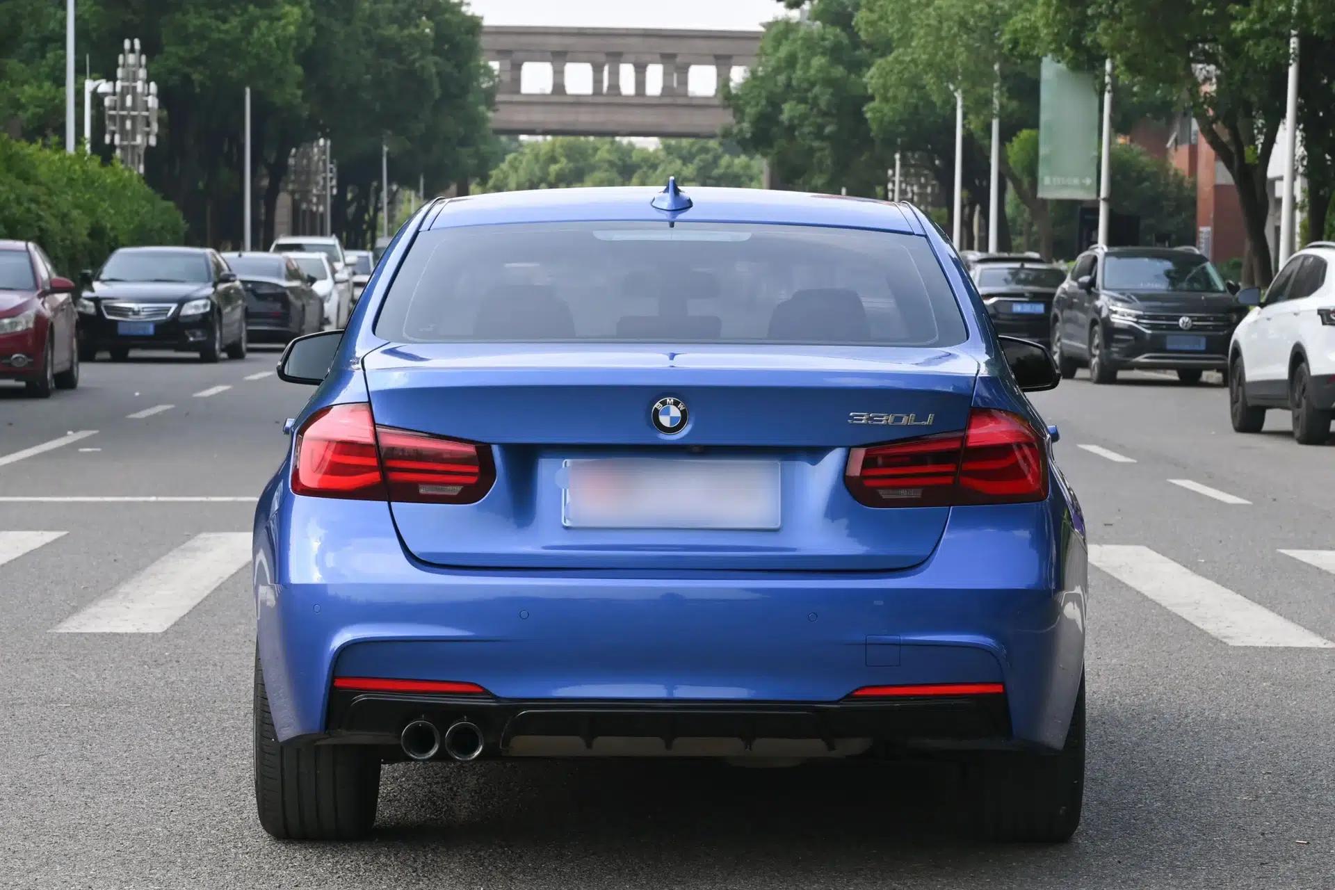 BMW 3 Series 2018 330Li M Sport Shadow Edition — миниатюра 14