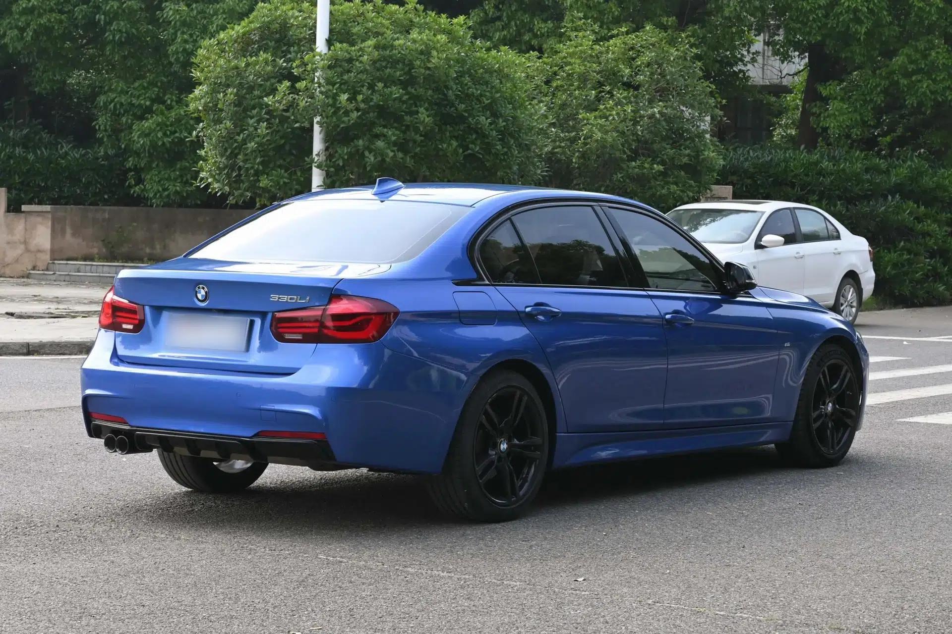 BMW 3 Series 2018 330Li M Sport Shadow Edition — миниатюра 15