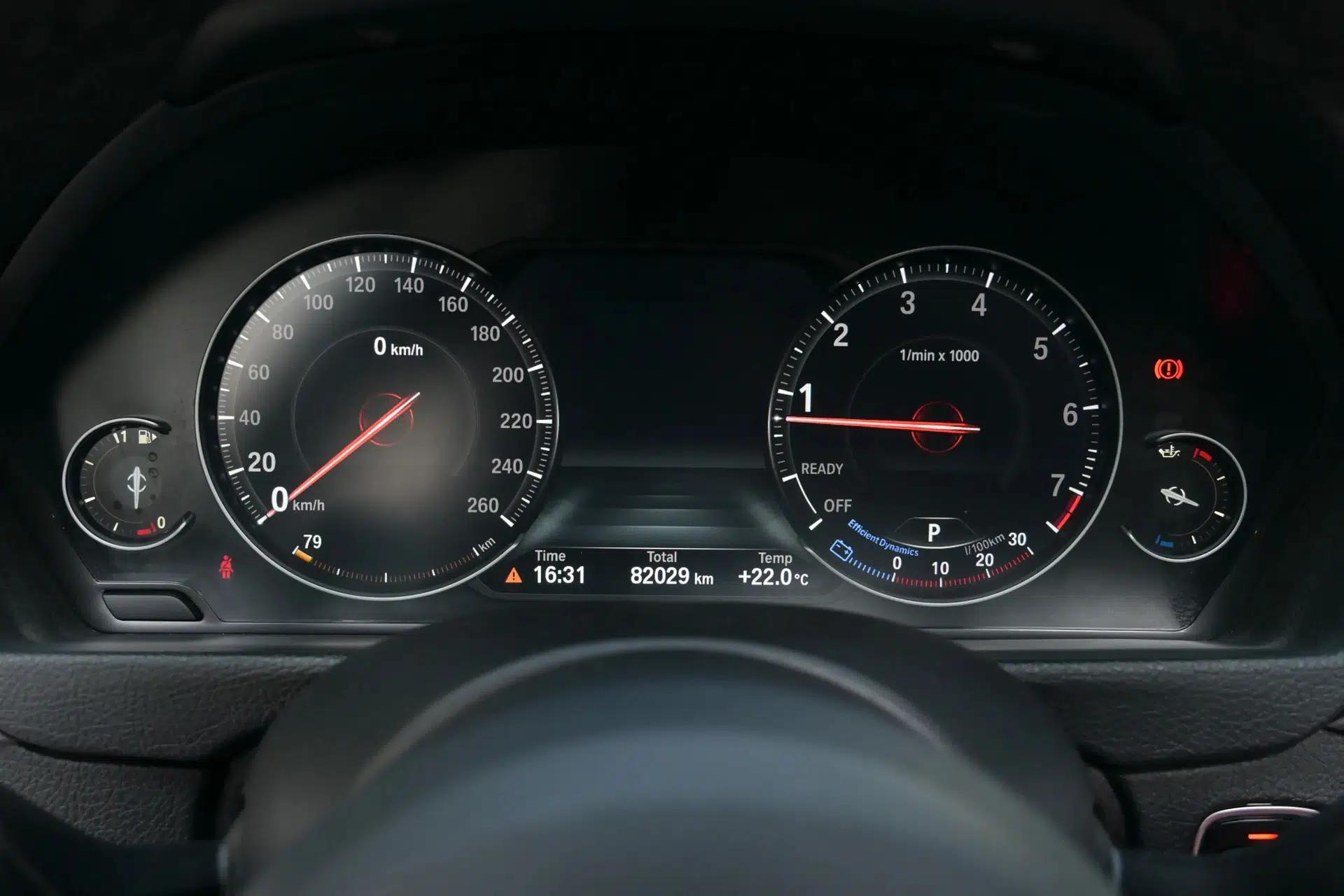 BMW 3 Series 2018 330Li M Sport Shadow Edition — миниатюра 20