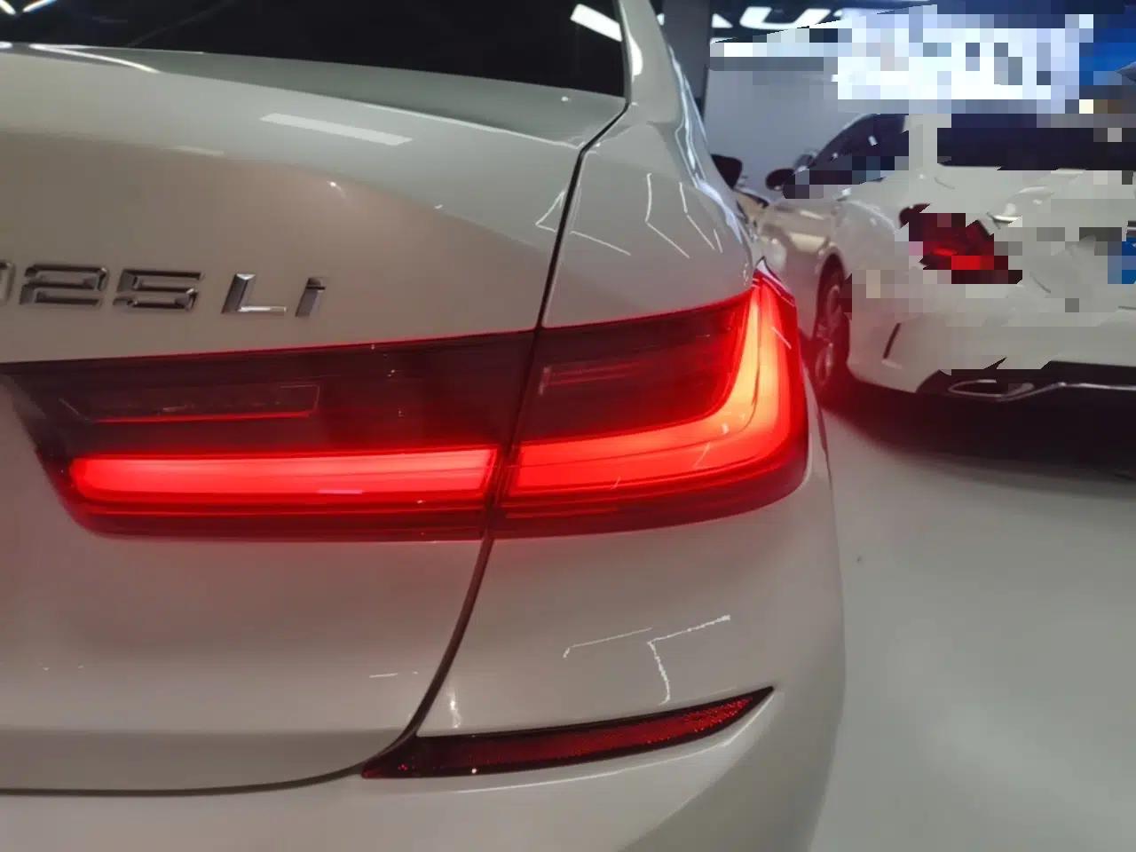 BMW 3 Series 2022 325Li M Sport Package — миниатюра 9