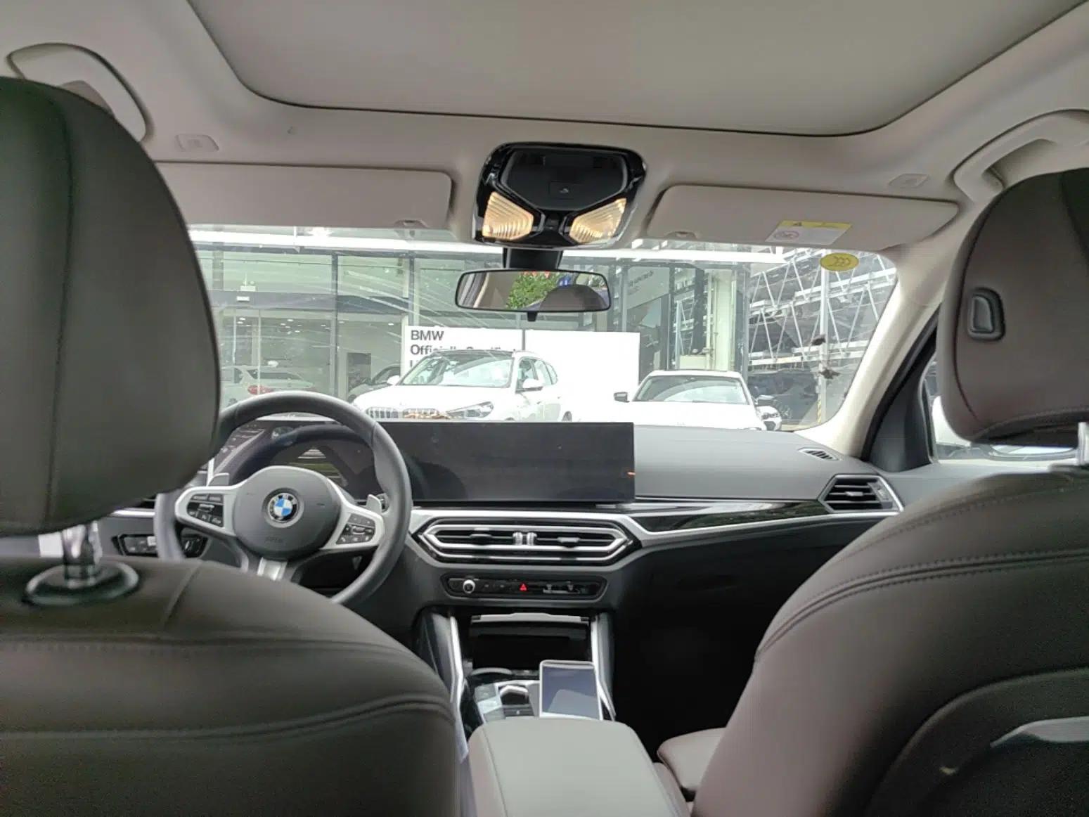 BMW 3 Series 2024 320Li M Sport Package — миниатюра 26