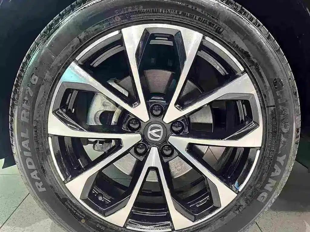 Changan UNI-Z New Energy 2024 Blue Whale Smart Electric iDD 125km Excellent Edition — миниатюра 17