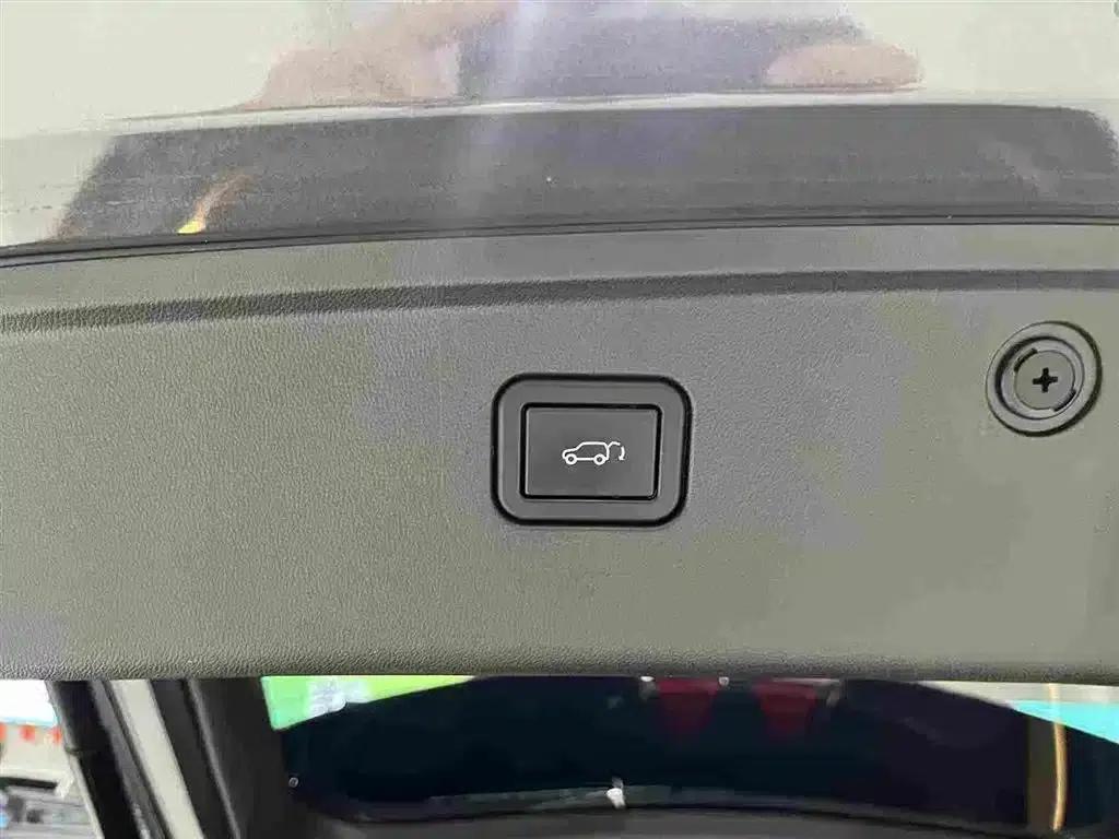 Changan UNI-Z New Energy 2024 Blue Whale Smart Electric iDD 125km Excellent Edition — миниатюра 19