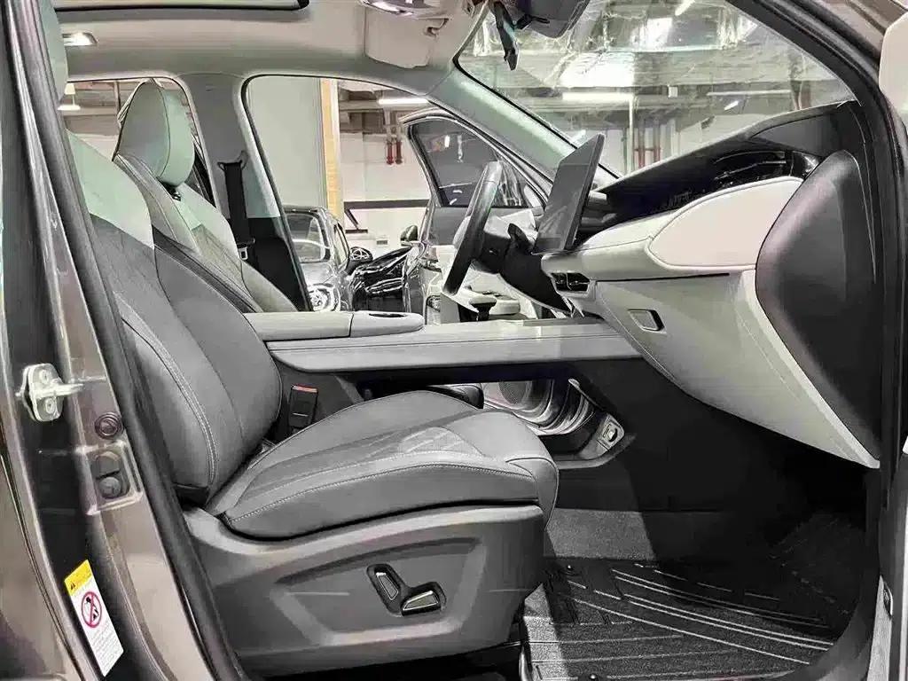 Changan UNI-Z New Energy 2024 Blue Whale Smart Electric iDD 125km Excellent Edition — миниатюра 23