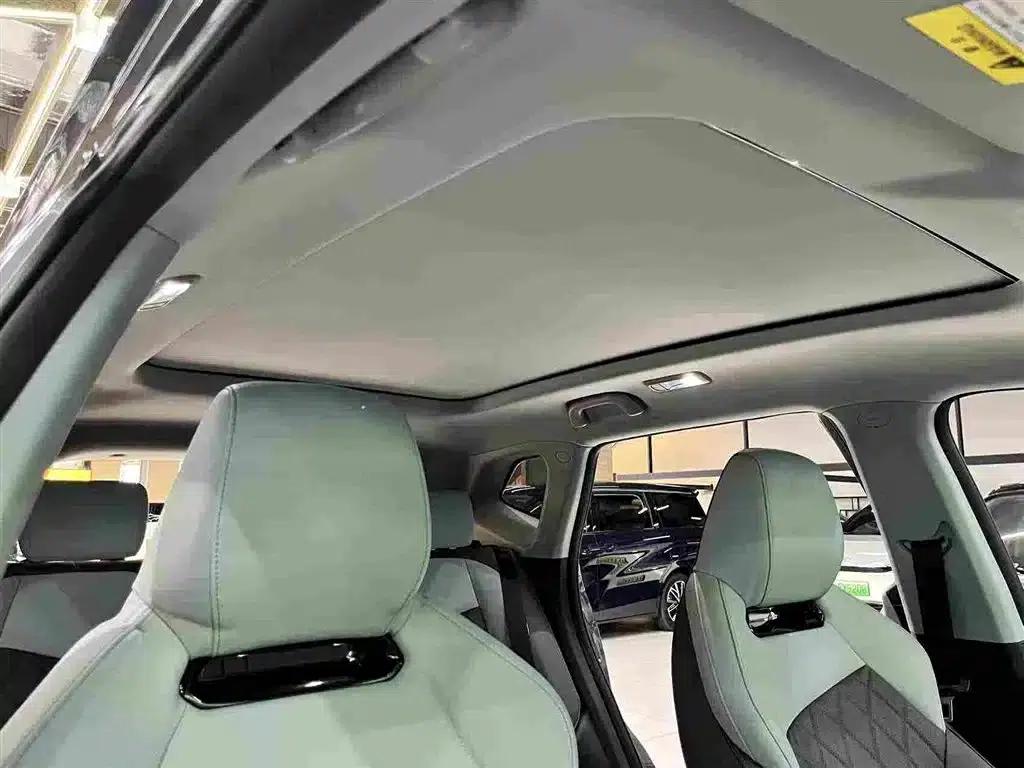 Changan UNI-Z New Energy 2024 Blue Whale Smart Electric iDD 125km Excellent Edition — миниатюра 30