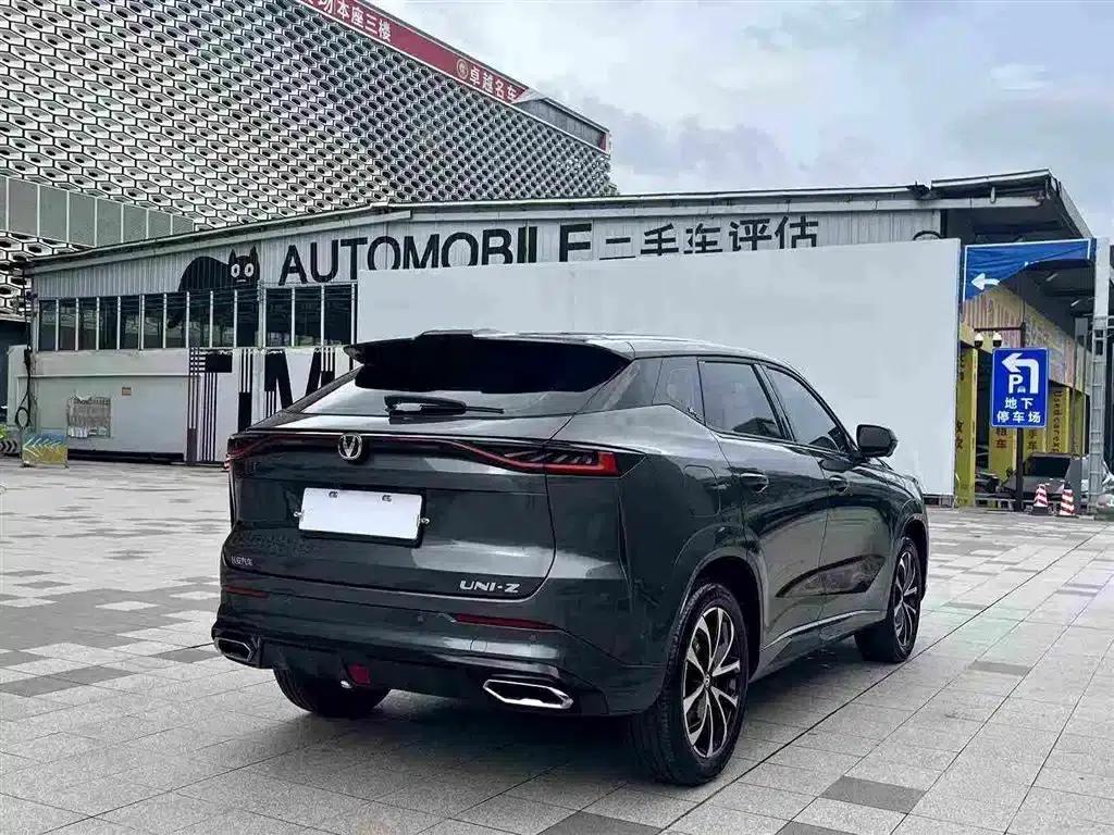 Changan UNI-Z New Energy 2024 Blue Whale Smart Electric iDD 125km Excellent Edition — миниатюра 4