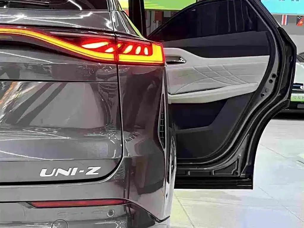 Changan UNI-Z New Energy 2024 Blue Whale Smart Electric iDD 125km Excellent Edition — миниатюра 37