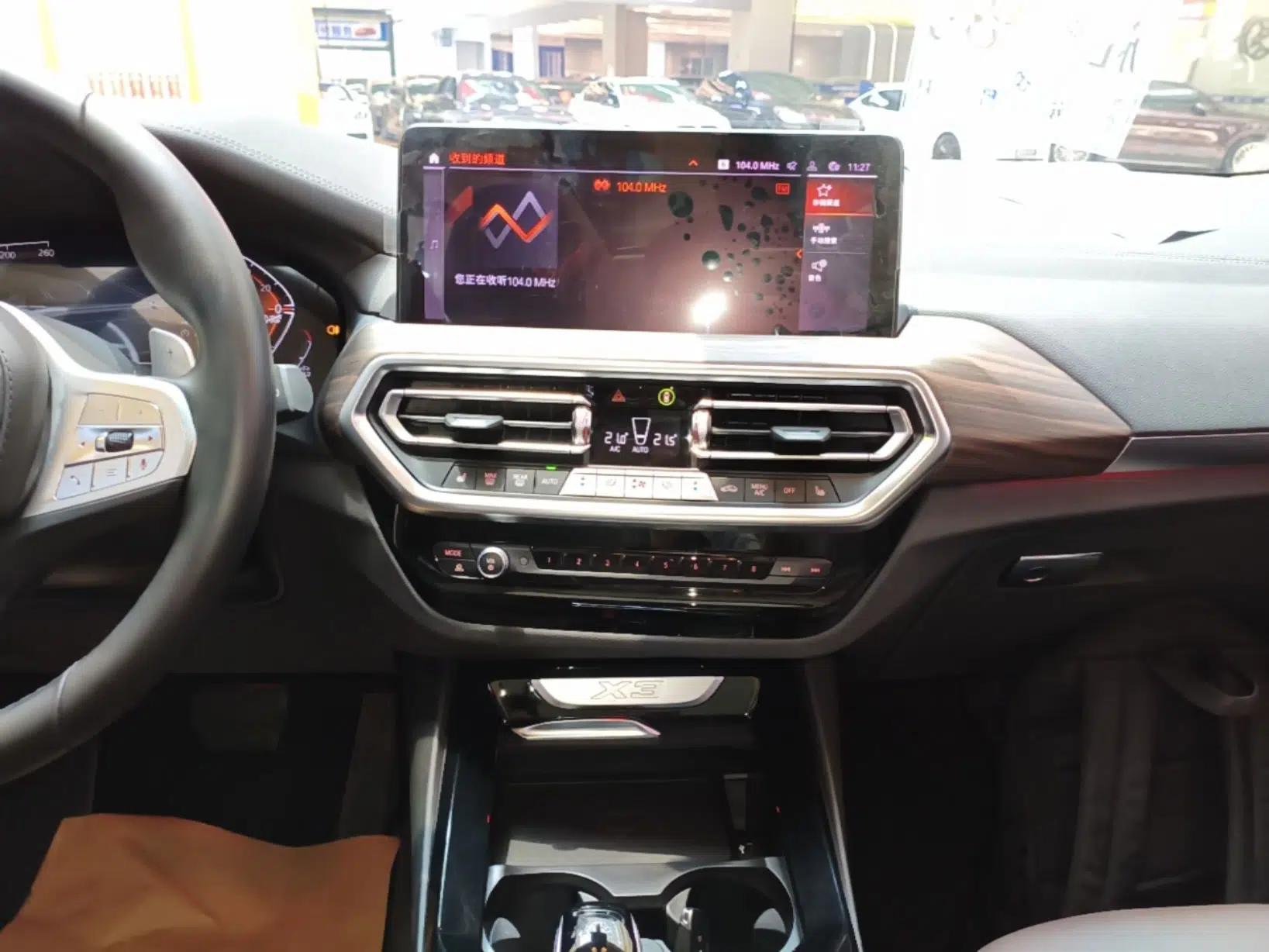 BMW X3 2023 Restyled xDrive30i Leading Edition M Night Sky Package — миниатюра 15