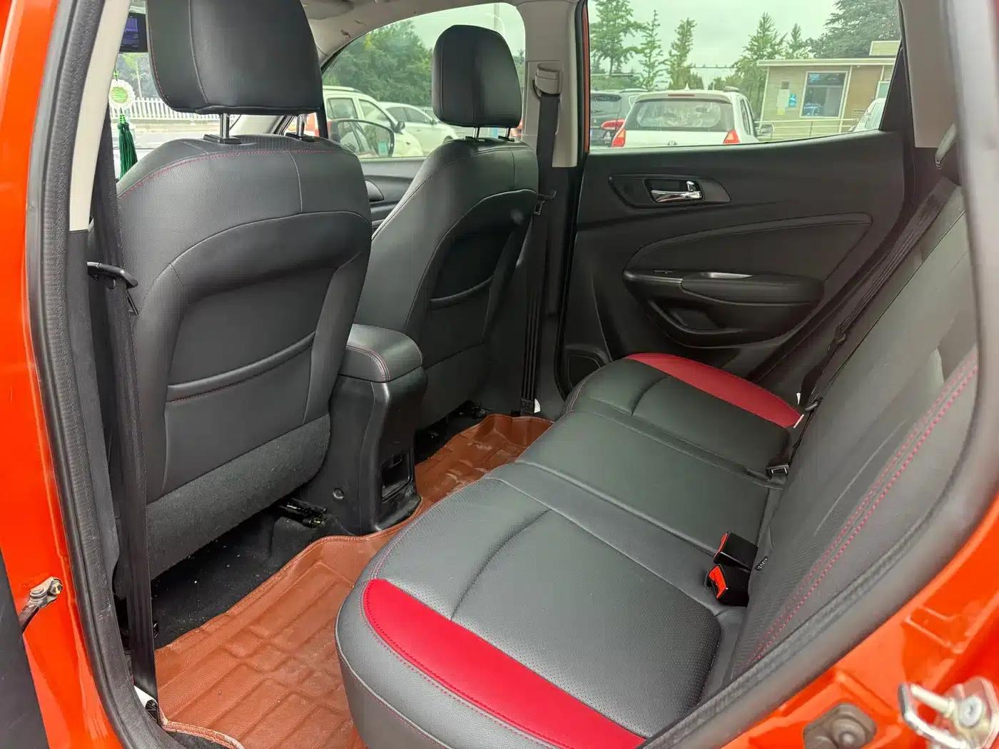 Changan CS15 2016 1.5L Automatic Fashion Edition — миниатюра 7
