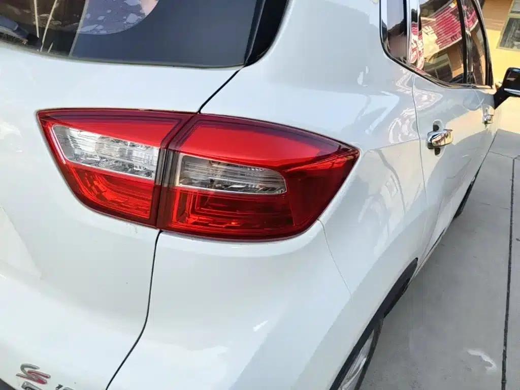 Changan CS15 2016 1.5L Manual Deluxe Edition — миниатюра 8