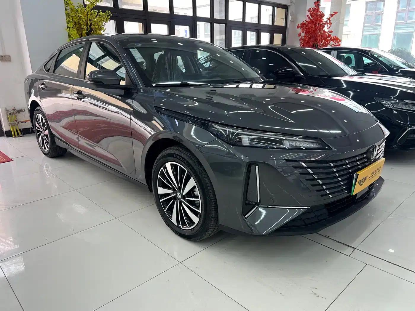 Changan Eado PHEV 2025 Smart Blue Whale 145KM Battleship Edition — миниатюра 3