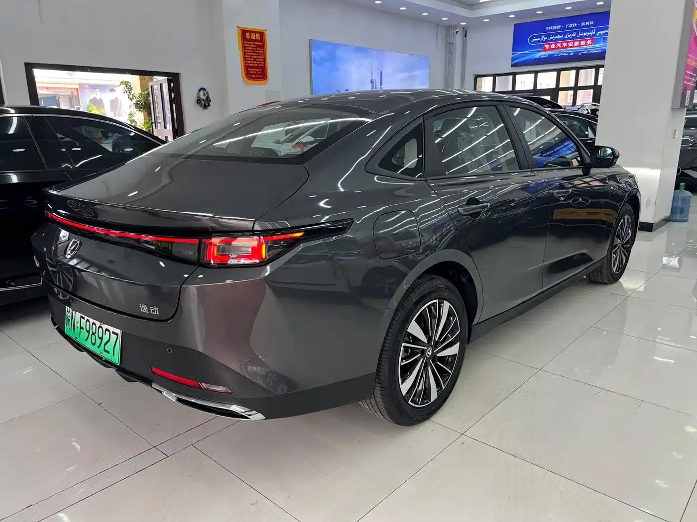 Changan Eado PHEV 2025 Smart Blue Whale 145KM Battleship Edition — миниатюра 10