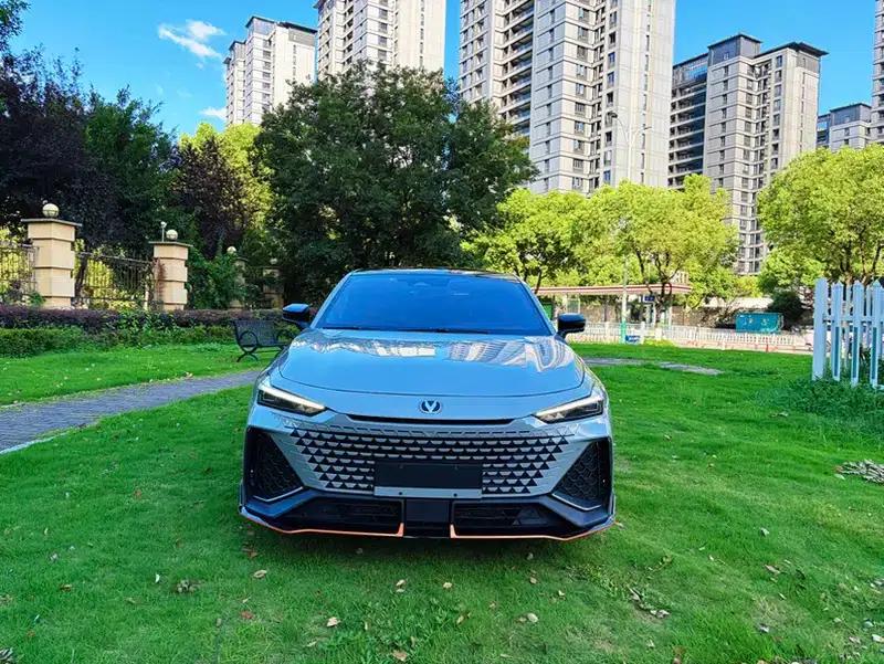 Changan UNI-V 2023 2.0T Speed Edition — миниатюра 2