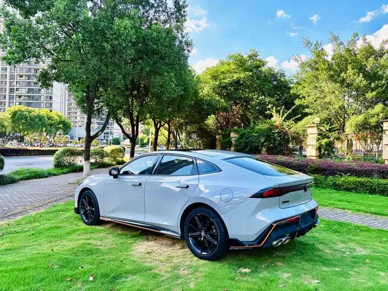 Changan UNI-V 2023 2.0T Speed Edition — миниатюра 4