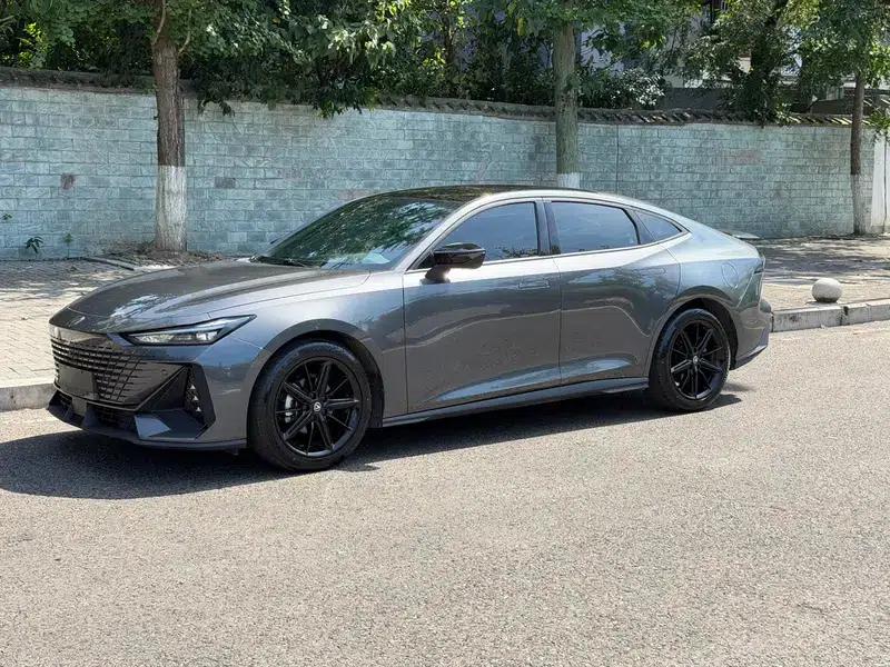 Changan UNI-V 2023 1.5T Premium Edition — миниатюра 1
