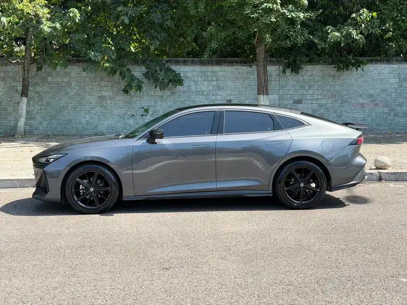 Changan UNI-V 2023 1.5T Premium Edition — миниатюра 2