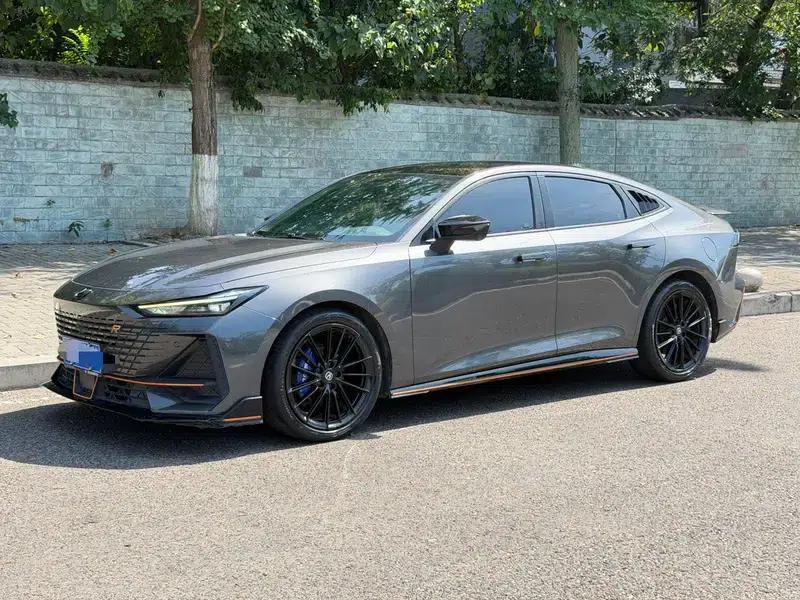 Changan UNI-V 2023 1.5T Sport Edition — миниатюра 1