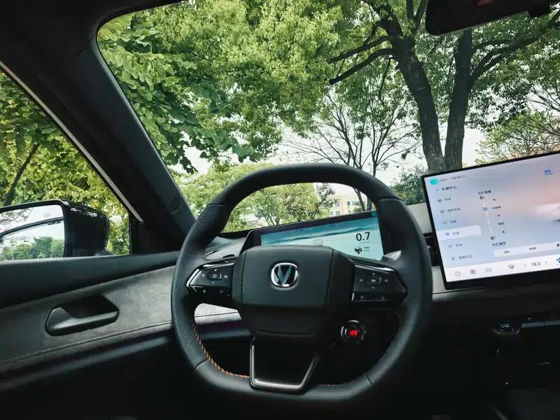 Changan UNI-V 2025 Model, Third Generation, 2.0T Sport Edition — миниатюра 13