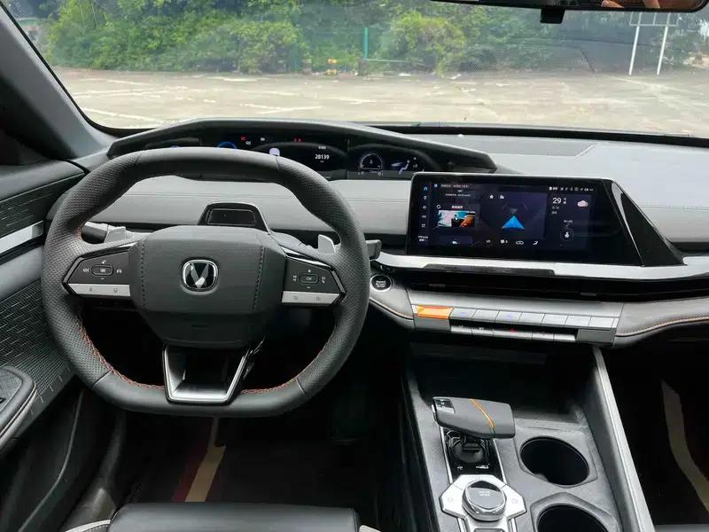 Changan UNI-V 2022 1.5T Sport Edition — миниатюра 11