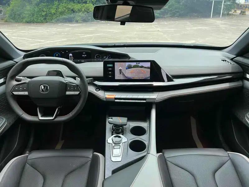 Changan UNI-V 2022 1.5T Sport Edition — миниатюра 9