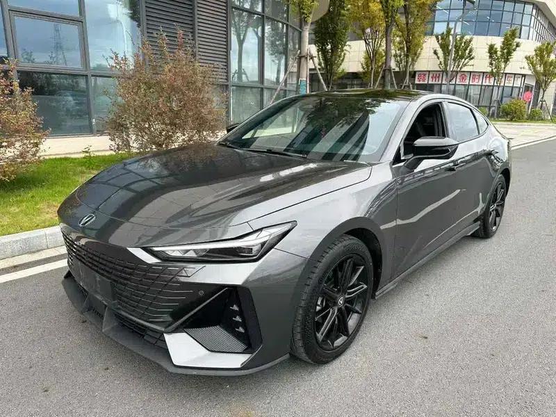Changan UNI-V 2022 1.5T Sport Edition — миниатюра 1