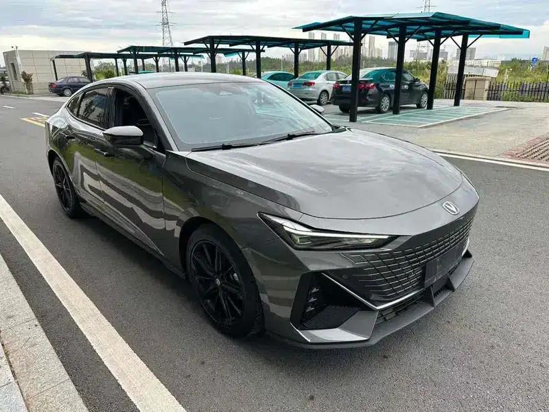 Changan UNI-V 2022 1.5T Sport Edition — миниатюра 3