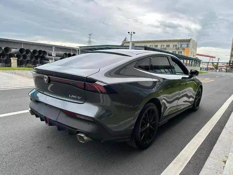 Changan UNI-V 2022 1.5T Sport Edition — миниатюра 6
